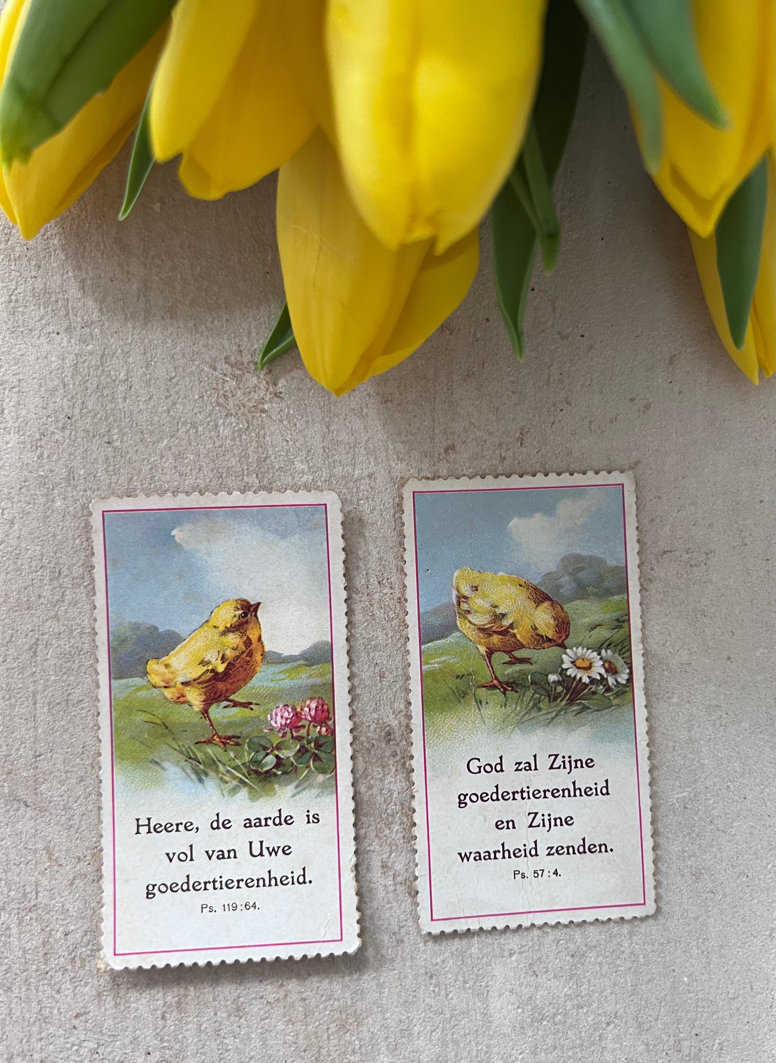 Twee antieke zondagschoolplaatjes met kuikentje - paasdecoratie