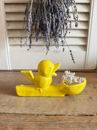 Jasmin Djerzic, Flower Thief, designvaasje, keramieke solifleur, Dutch Design, klein bloemenvaasje, vogeltje vaasje, design woonaccessoire, tweedehands design, decoratief keramiek, Sofia&