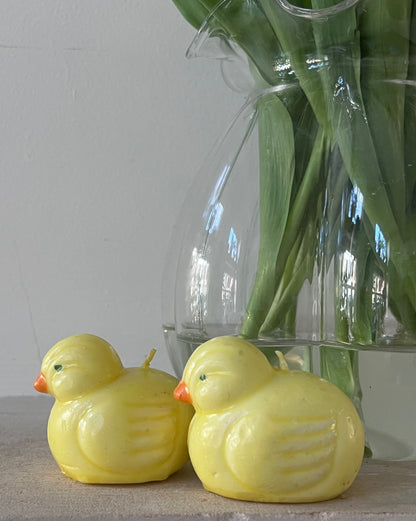 vintage kaarsen, kuikentjes kaars, paasdecoratie kaarsen, retro kaarsen set, lentebruiloft decoratie, decoratieve kaarsen vintage, handgemaakte kaarsen, unieke kaarsen kuikentjes, paasversiering kaarsen, gezellige interieur kaarsen.
