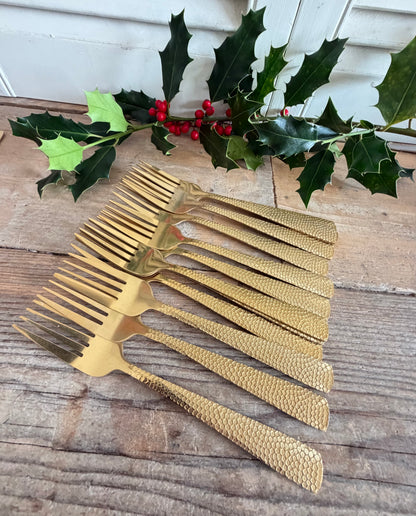 vintage goudkleurig bestek, gouden bestek 12 personen, 48 delig bestek, retro bestek, honingraat bestek, vintage kersttafel, feestelijk tafel dekken, Sofia&