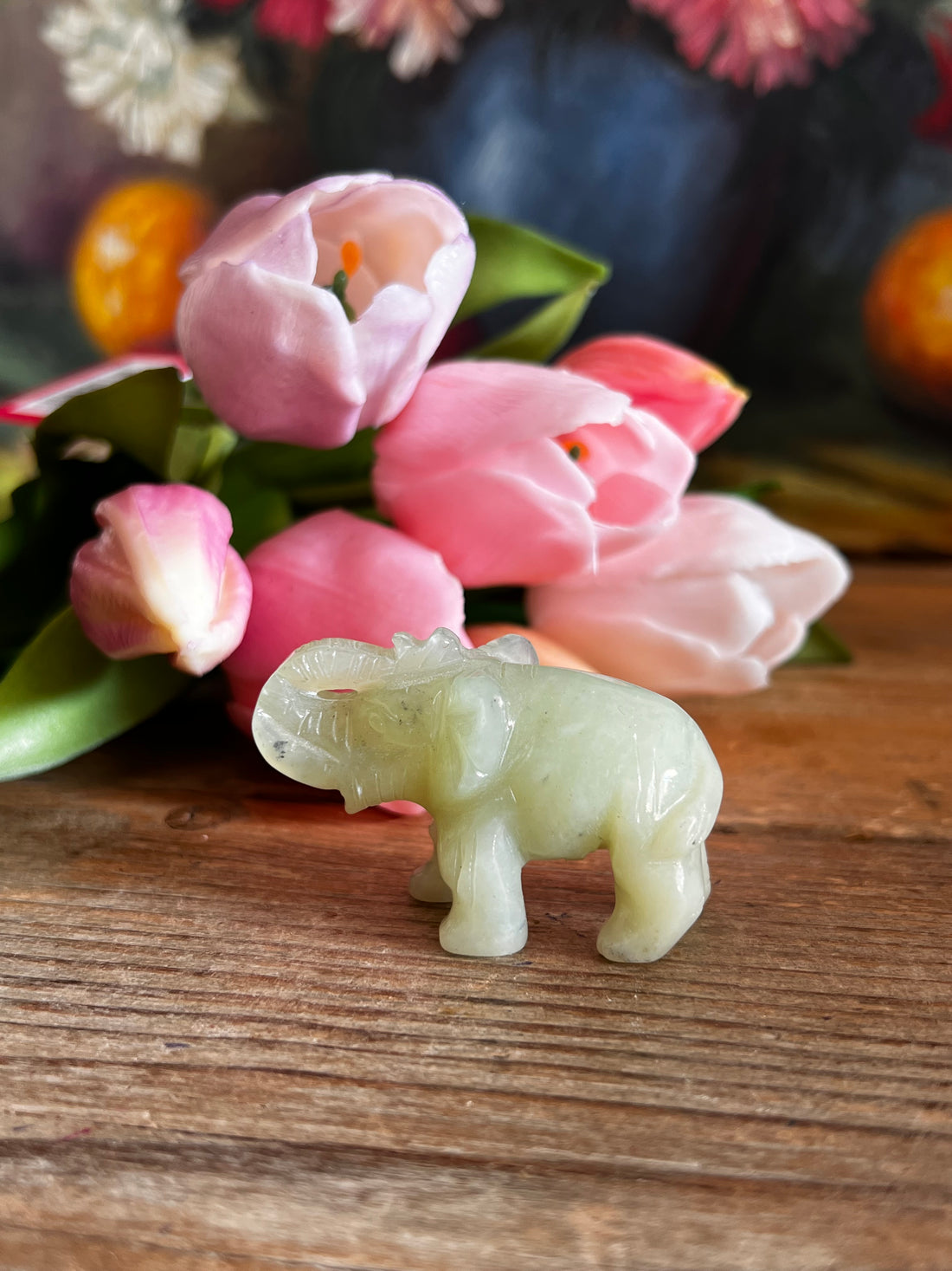 olifantje van jade, jade olifant, jade steen voorspoed, gelukbrengende steen, spirituele decoratie, jade beeldje, gelukssymbool, positieve energie, handgemaakt jade ornament, decoratie steen