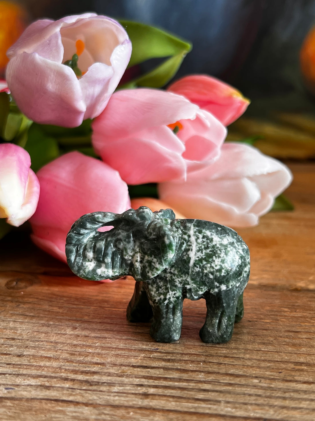 olifantje van donkergroen jade, jade, olifant edelsteen