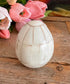 decoratief ei, decoratief ei ingelegd met schelp, handgemaakt decoratief ei, sierlijk interieuraccessoire, natuurlijke woondecoratie, schelpen decoratie, unieke woonaccessoires, cadeau ideeën voor in huis
