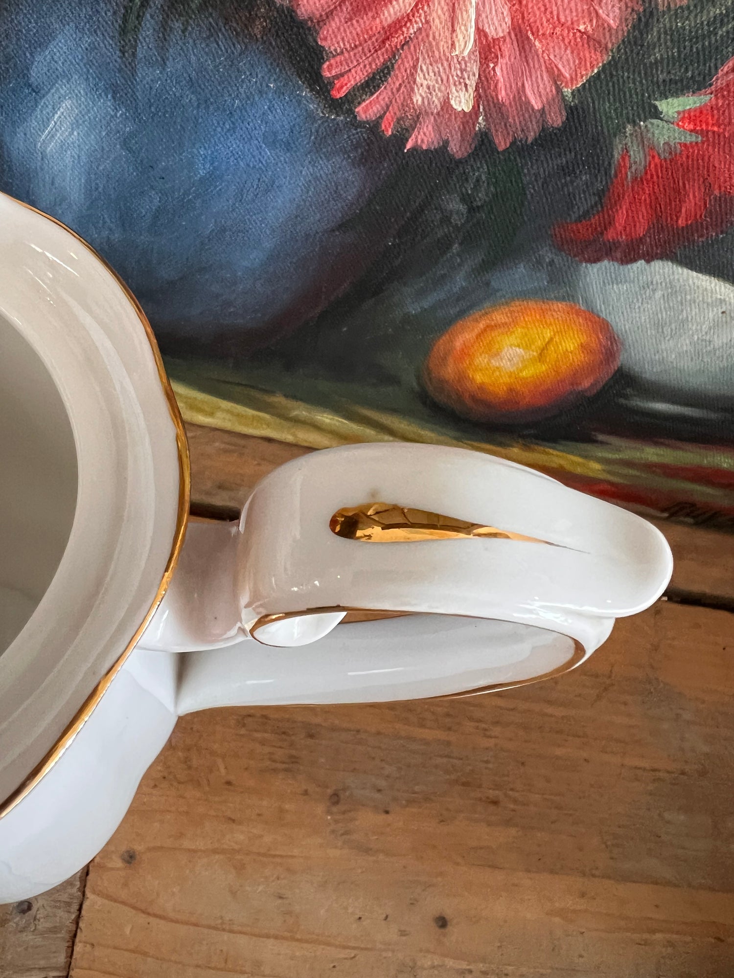 Lady Hamilton koffiepot, Royal Albert koffiepot, Engelse porseleinen koffiepot, klassieke koffiepot, porseleinen koffiepot met bloemenmotief, luxe koffiepot, koffiepot voor speciale gelegenheden, traditioneel Engels servies, Royal Albert servies, servies voor koffie.