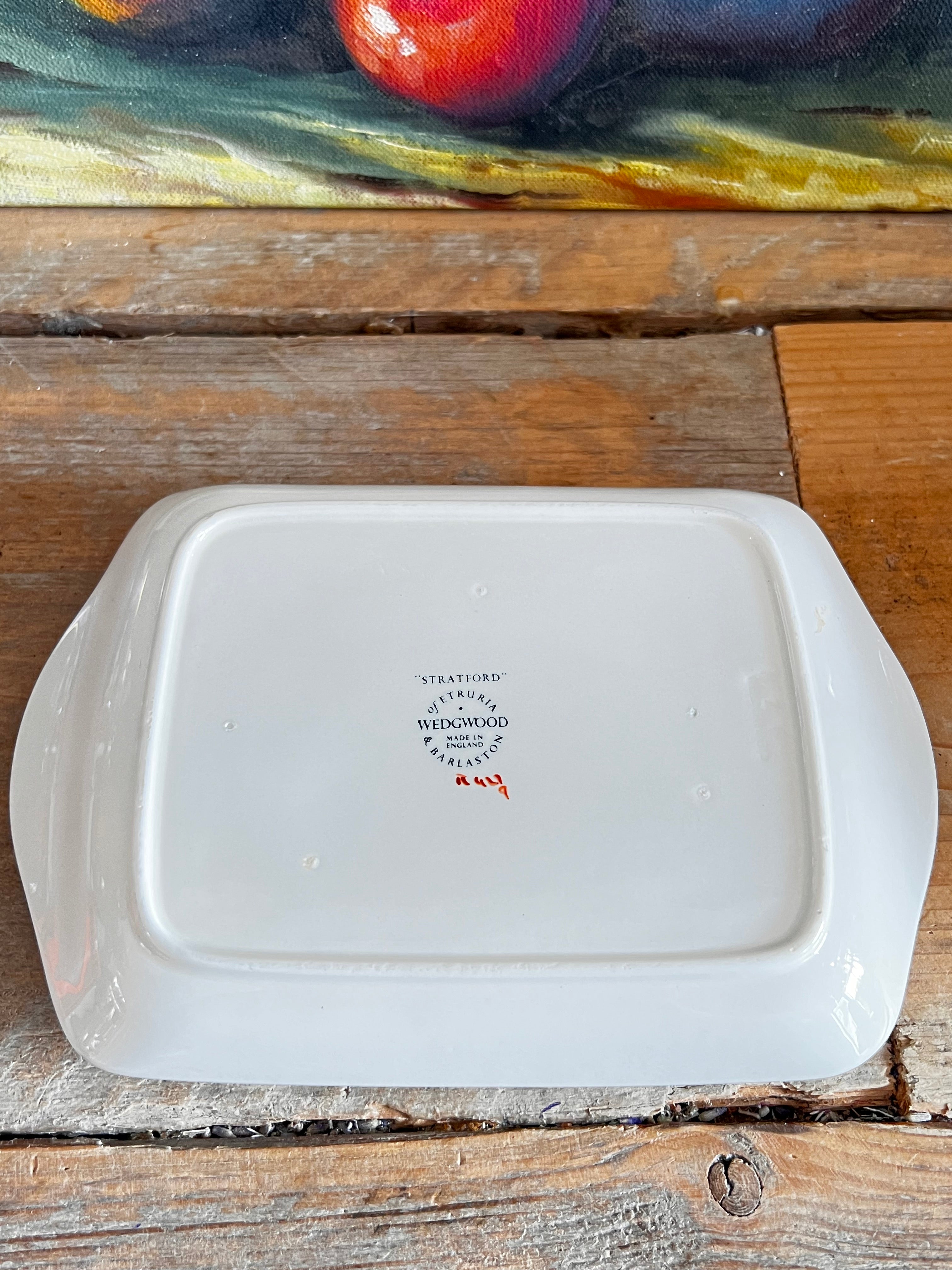 Wedgwood Stratford botervloot, botervloot fine bone china, elegant Engels servies, Wedgwood servies kopen, luxe botervloot, Engels porselein botervloot, klassieke botervloot Wedgwood