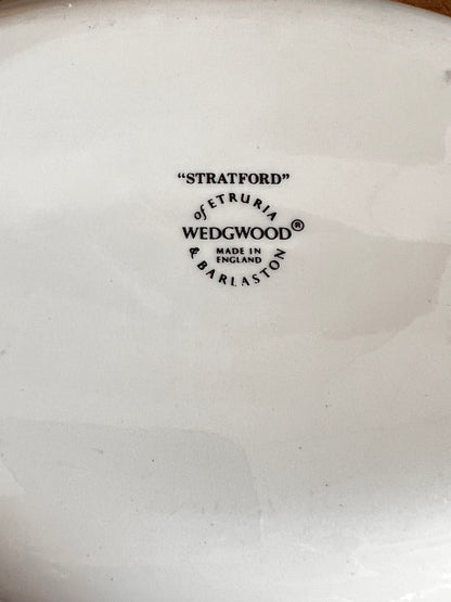 Wedgwood Stratford diepe ovale serveerschaal, Wedgwood serveerschaal fine bone china, ovale serveerschaal Engels porselein, klassieke Wedgwood serveerschaal, luxe serveerschaal Wedgwood, Stratford servies, diep ovale serveerschaal