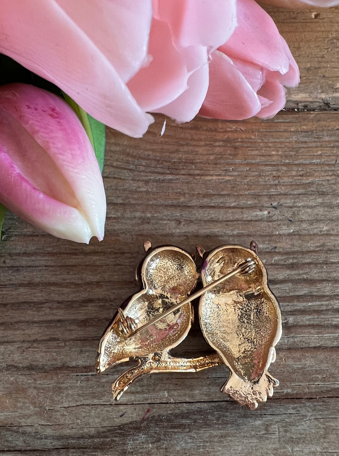 
vintage uilen broche, geemailleerde broche, paarse broche, strass sieraden, dierensieraden vintage, unieke broche uil, opvallende sieraden, vintage accessoires