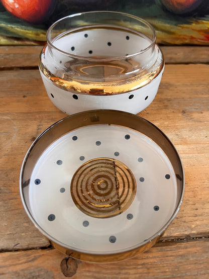 vintage polkadot doosje, glazen doosje vintage, polkadot glazen doosje, retro glazen doosje, vintage sieradendoosje, glazen bewaardoosje polkadot, vintage decoratie glas, glazen doosje met stippen, nostalgisch glazen doosje, cadeau vintage doosje.