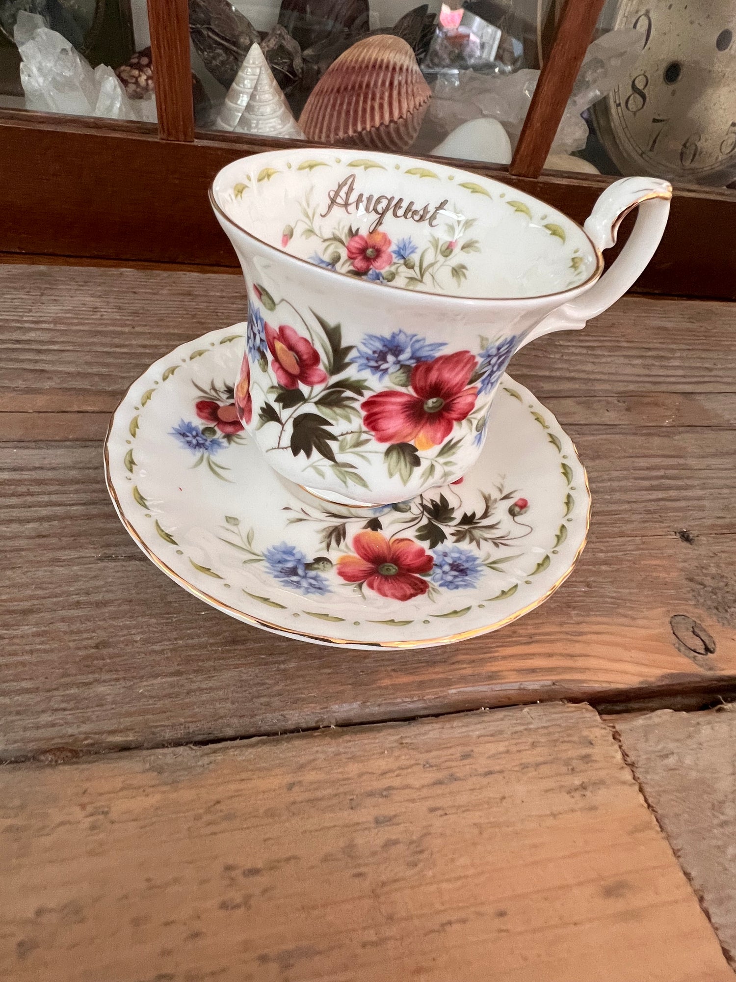 Kop en schotel Flowers of the Month August