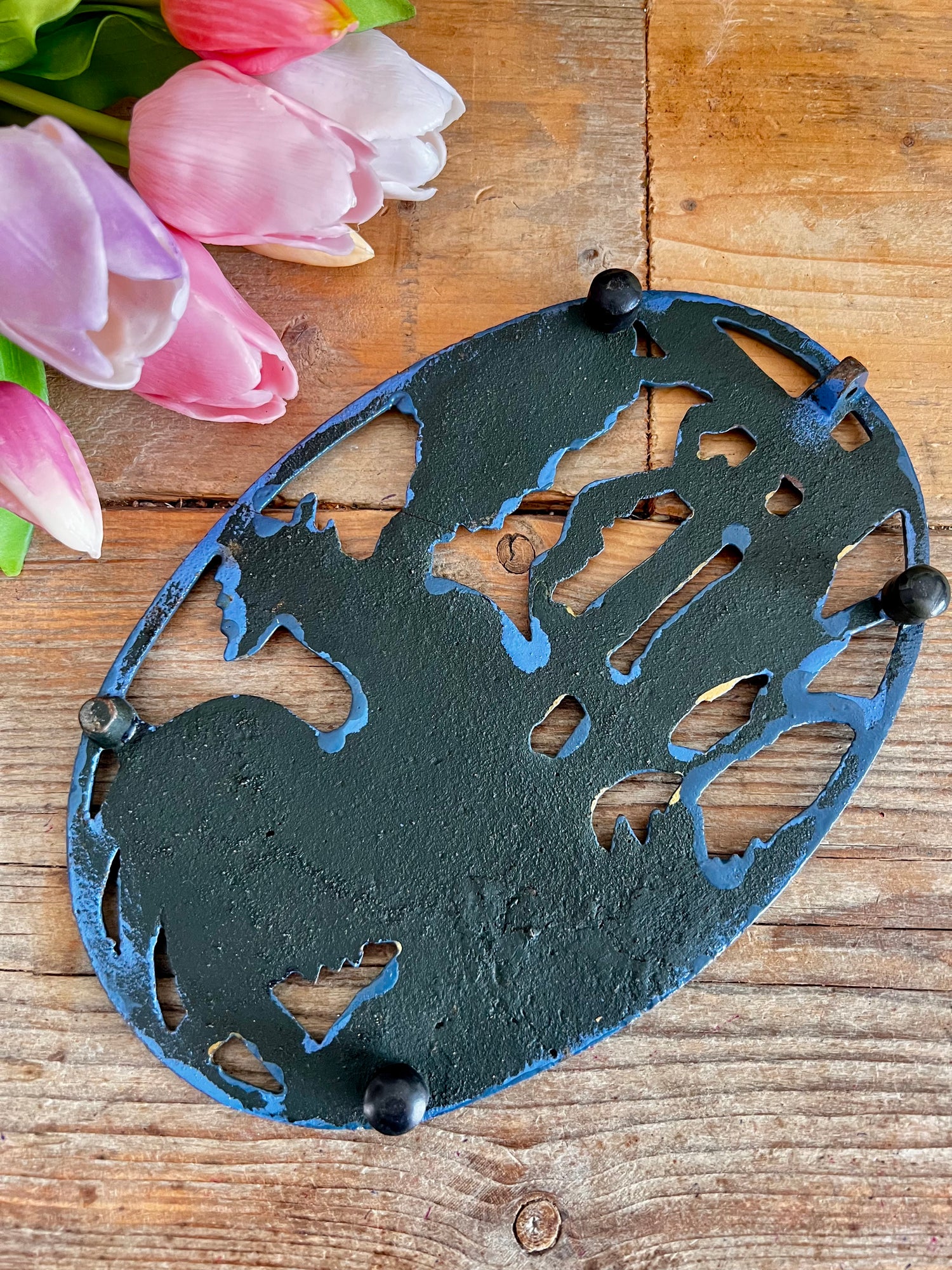 gietijzeren pannenonderzetter, pannenonderzetter haan, pannenonderzetter gietijzer, landelijke pannenonderzetter, brocante pannenonderzetter, haan decoratie, kookaccessoires gietijzer, vintage pannenonderzetter, rustieke keukenaccessoires, haan pannenonderzetter