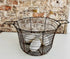 Frans draadmandje eieren, decoratief eiermandje, brocante eiermand, landelijke keukenaccessoires, eiermand met hengsels, rustiek draadmandje, Franse vintage keuken, eiermand farmhouse style, decoratie keuken brocante.