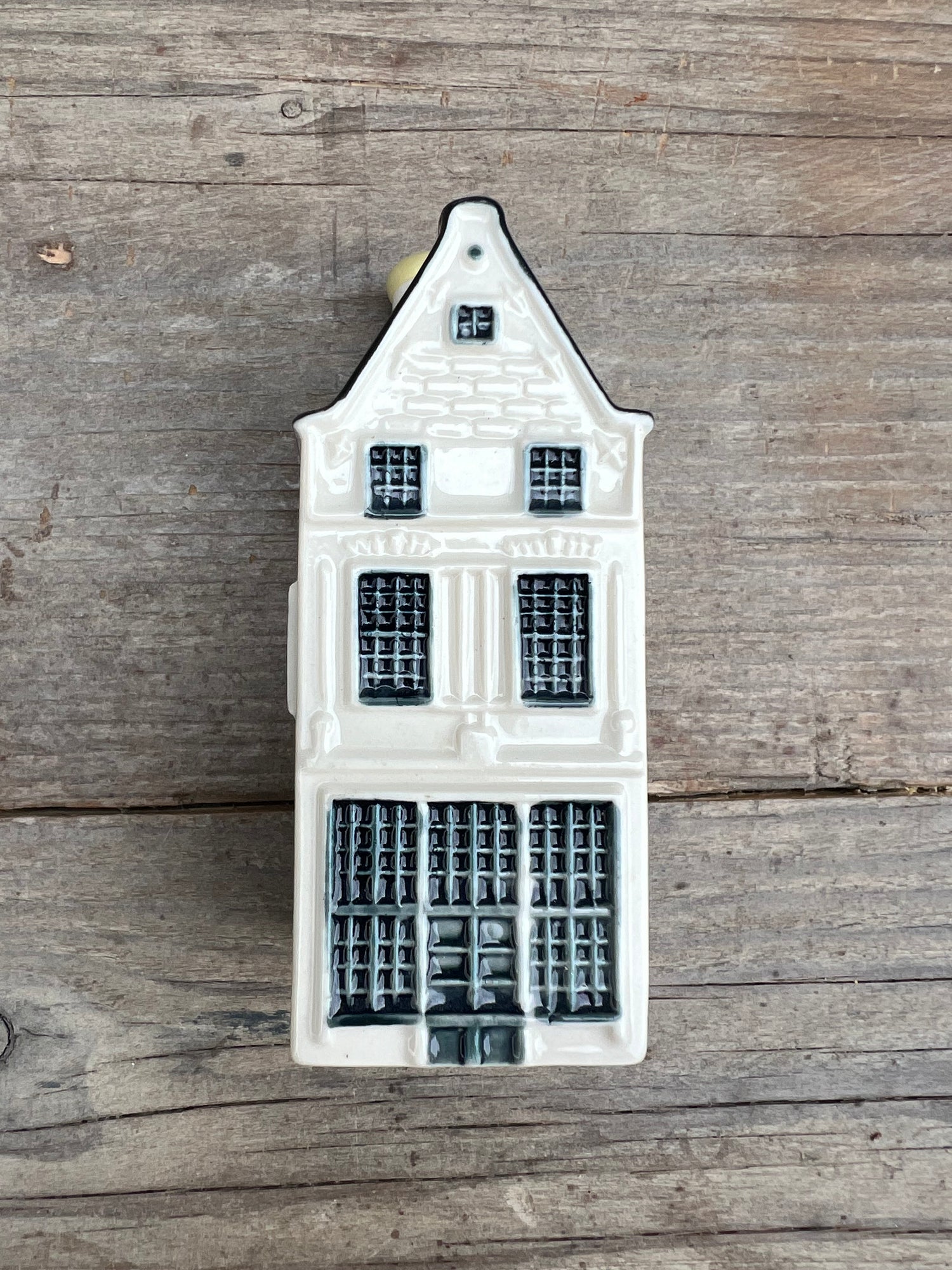 KLM huisje nummer 8 Oudezijds Voorburgwal Amsterdam