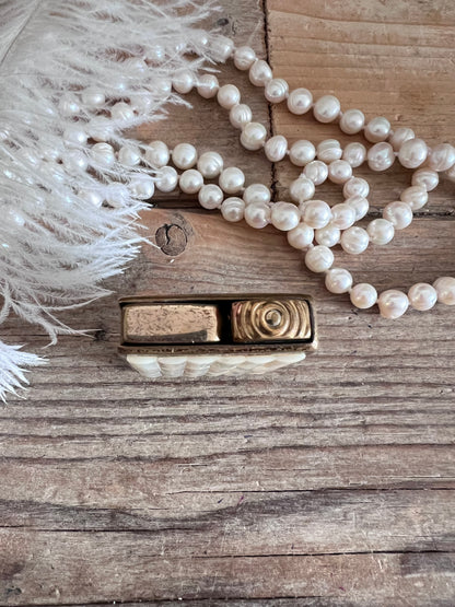 Art Deco parfumverstuiver, La Donna parfumverstuiver, parfumverstuiver met parelmoer, vintage parfumverstuiver, collectors item parfumverstuiver, zeldzame parfumverstuiver, parfumverstuiver bijvullen, unieke parfumverstuiver, Art Deco cadeau, luxe vintage parfumaccessoire.