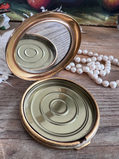 Stratton poederdoos vintage, roze poederdoos, vintage poederdoos met bloemenmotief, Stratton make-up doos, retro poederdoos, vintage beauty accessoires, bloemenmotief poederdoos.