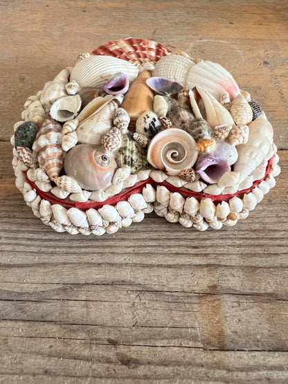 Opbergdoosje met schelpen