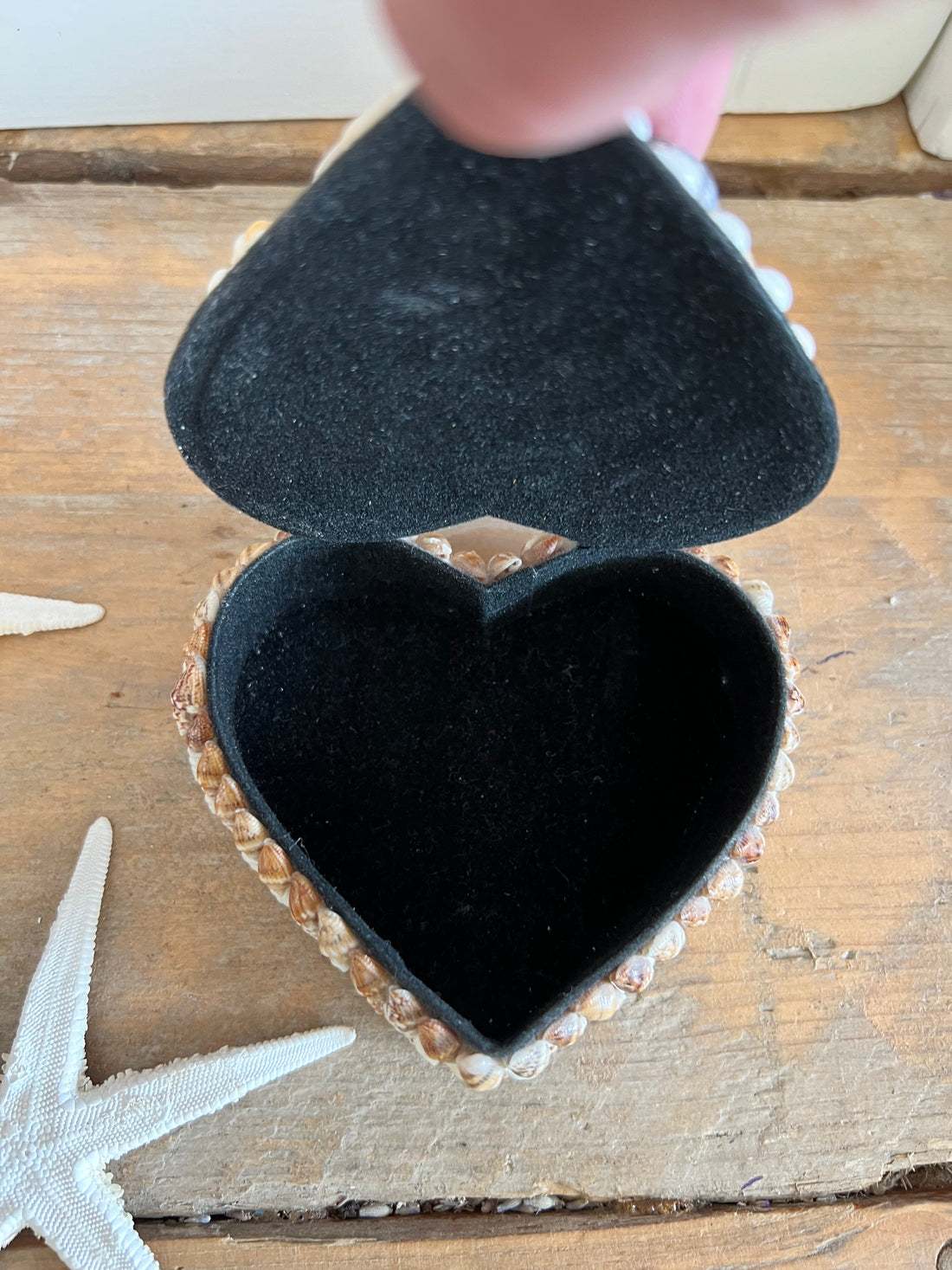Opbergdoosje met schelpen