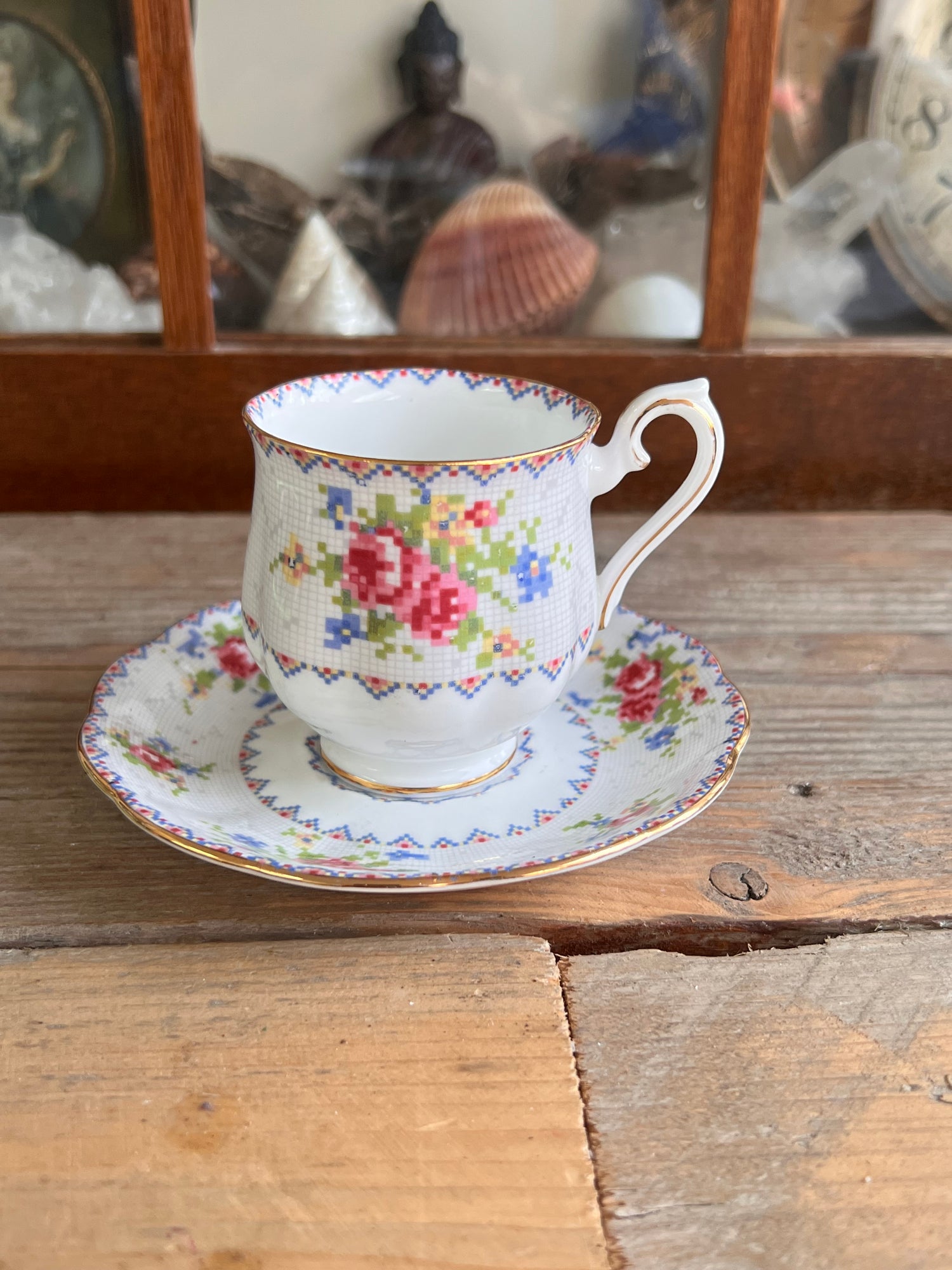 Royal Albert kop en schotel petit point