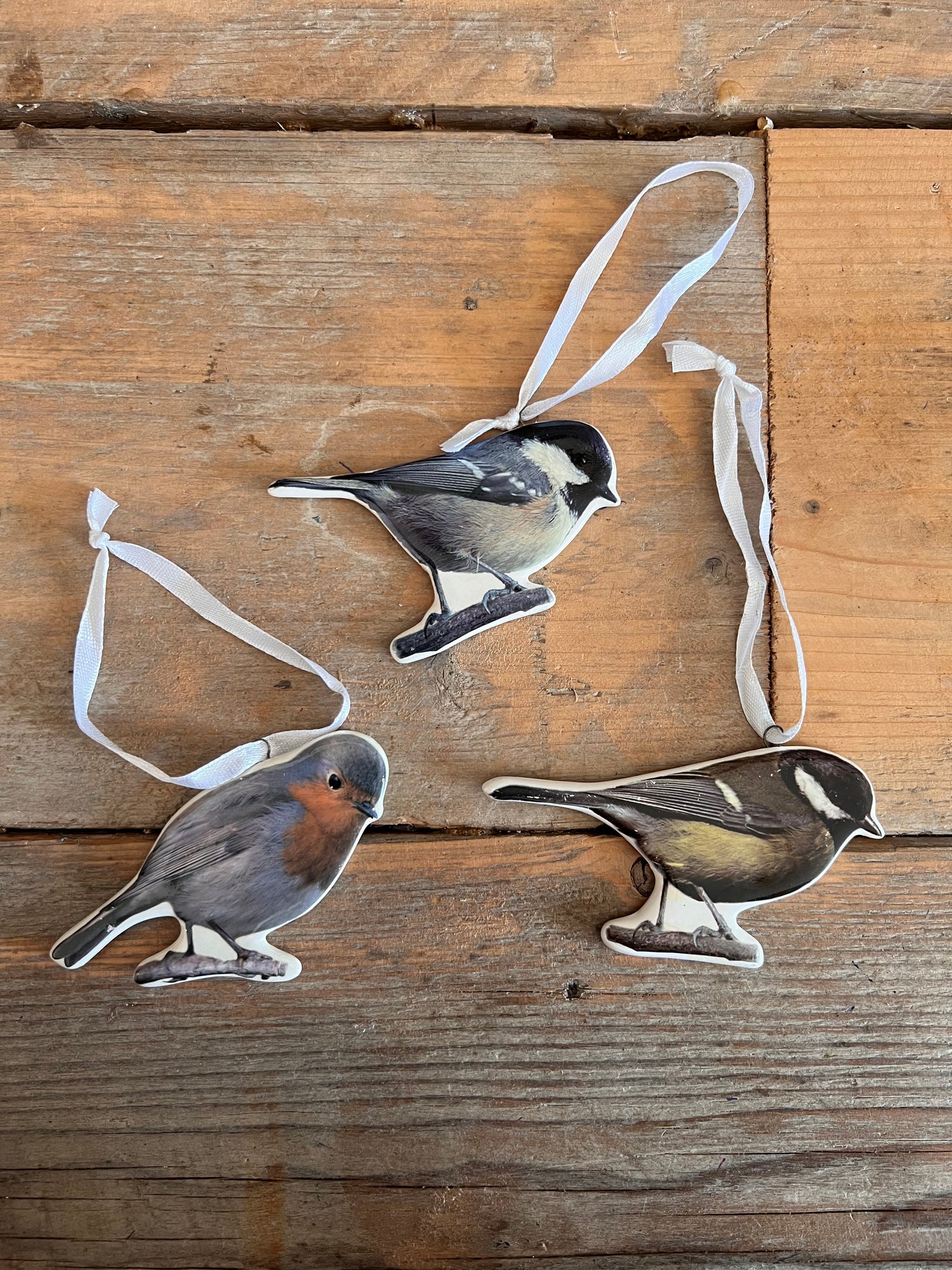 Setje vogelhangertjes van aardewerk