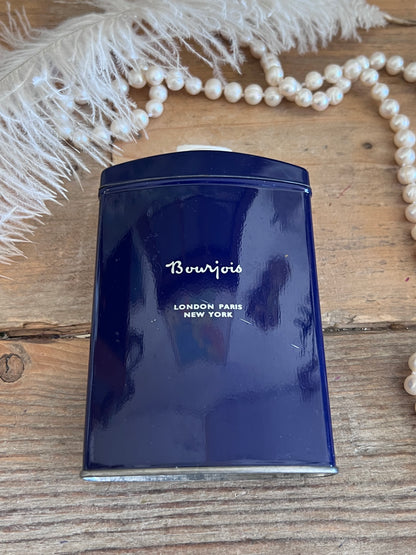 “Soir de Paris talkpoeder”, “Bourjois”, “vintage jaren 50”, “verzamelobject”, “vintage cosmetica” en “retro beautyproducten