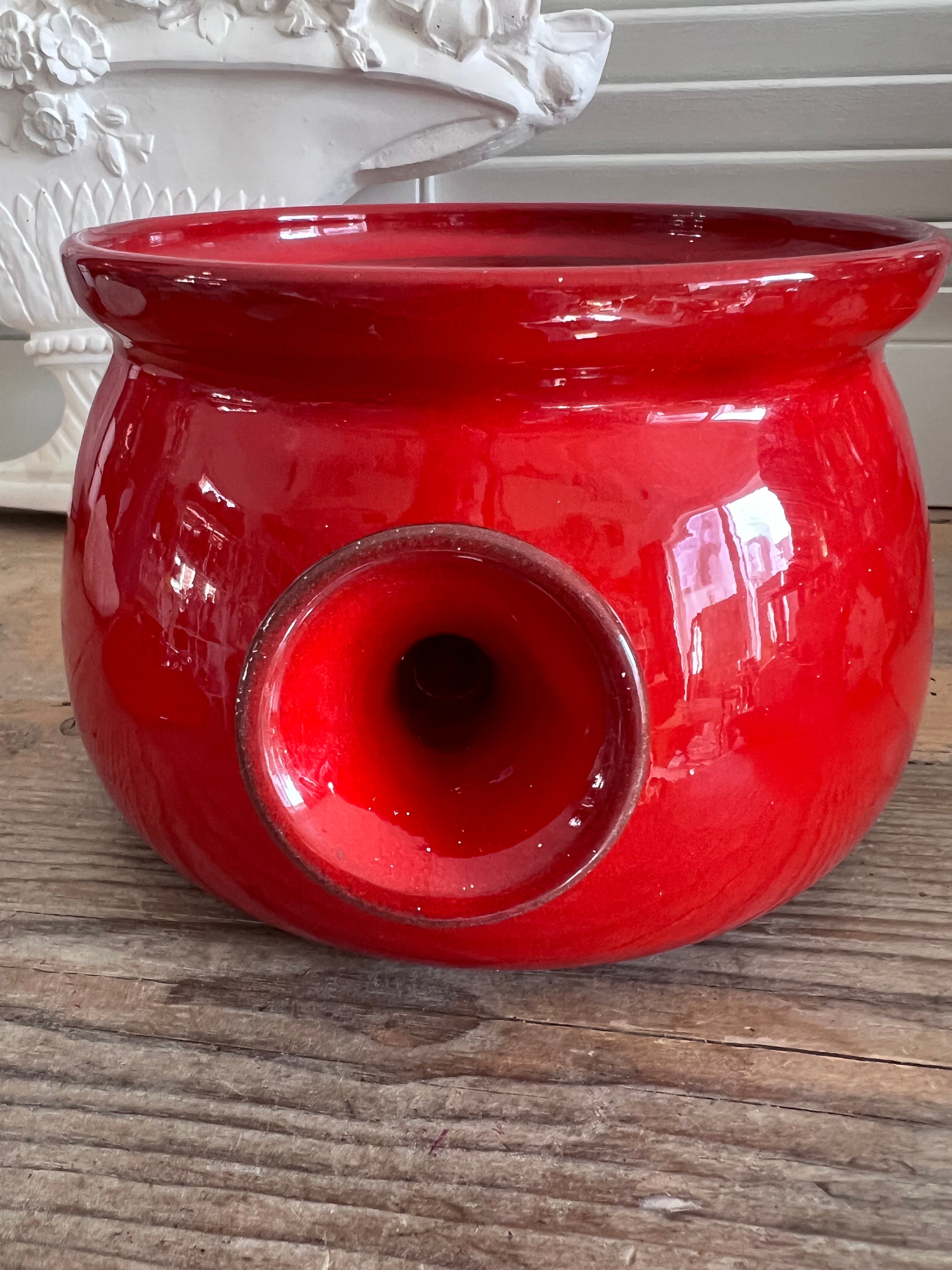 kersenrode casserole pot, Vulcain pot vintage, Franse kasserole, vintage keukengerei Frankrijk, authentieke Franse kookpot, kersenrode stoofpot, brocante keukenspullen, Vulcain kookgerei