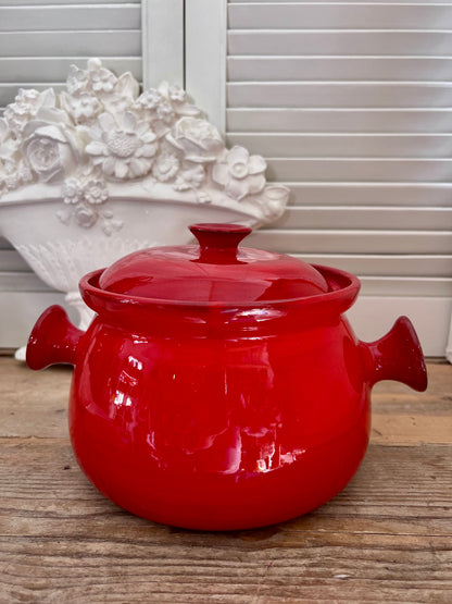 kersenrode casserole pot, Vulcain pot vintage, Franse casserole, vintage keukengerei Frankrijk, authentieke Franse kookpot, kersenrode stoofpot, brocante keukenspullen, Vulcain kookgerei
