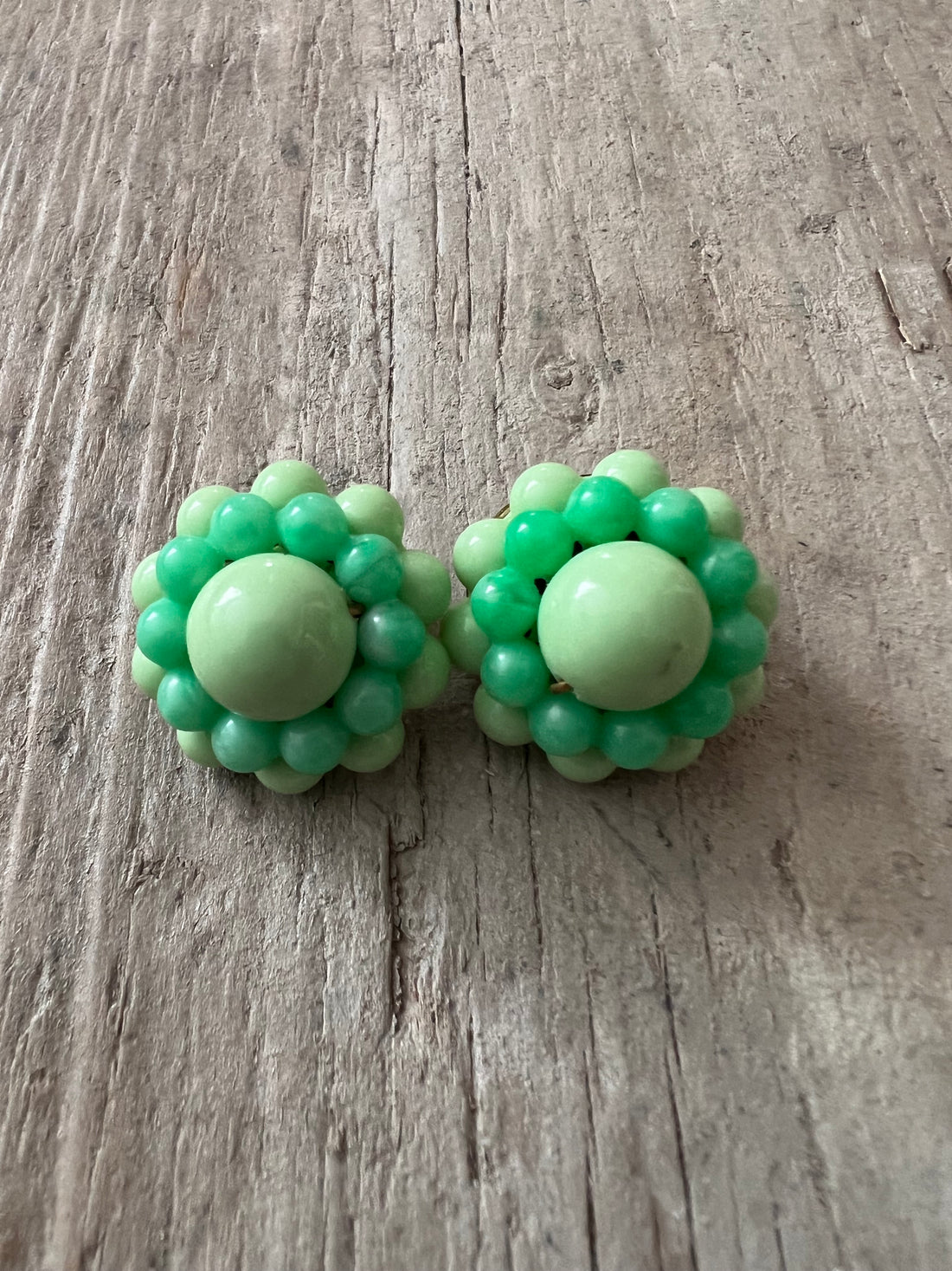 Retro florale Ohrclips Duo grün