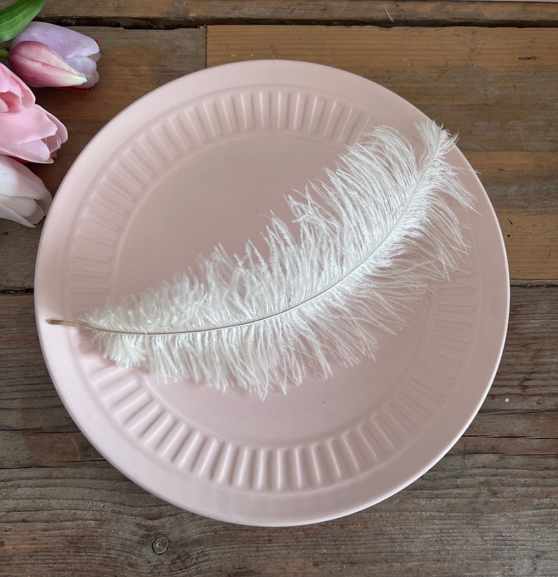 Delfts roze serveerbord, authentiek Delfts bord, vintage Delfts aardewerk, Nederlands aardewerk, Delfts blauw alternatief, traditioneel serveerbord, vintage servies, Delfts aardewerk kopen.