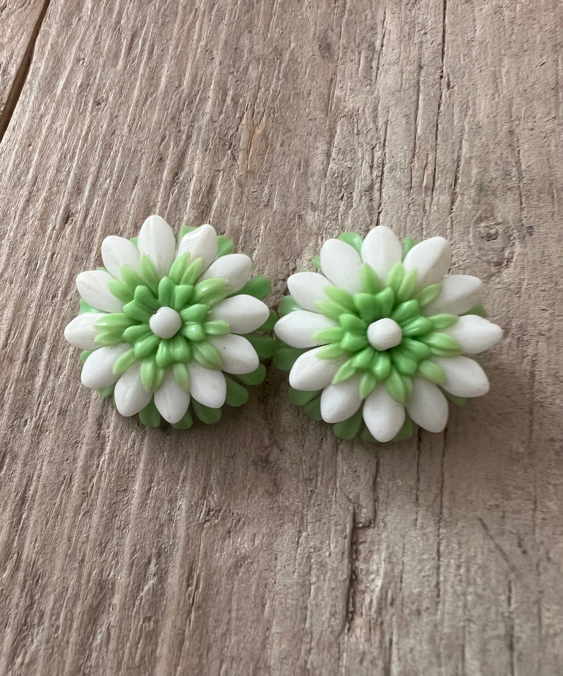 Retro oorclips bloem groen