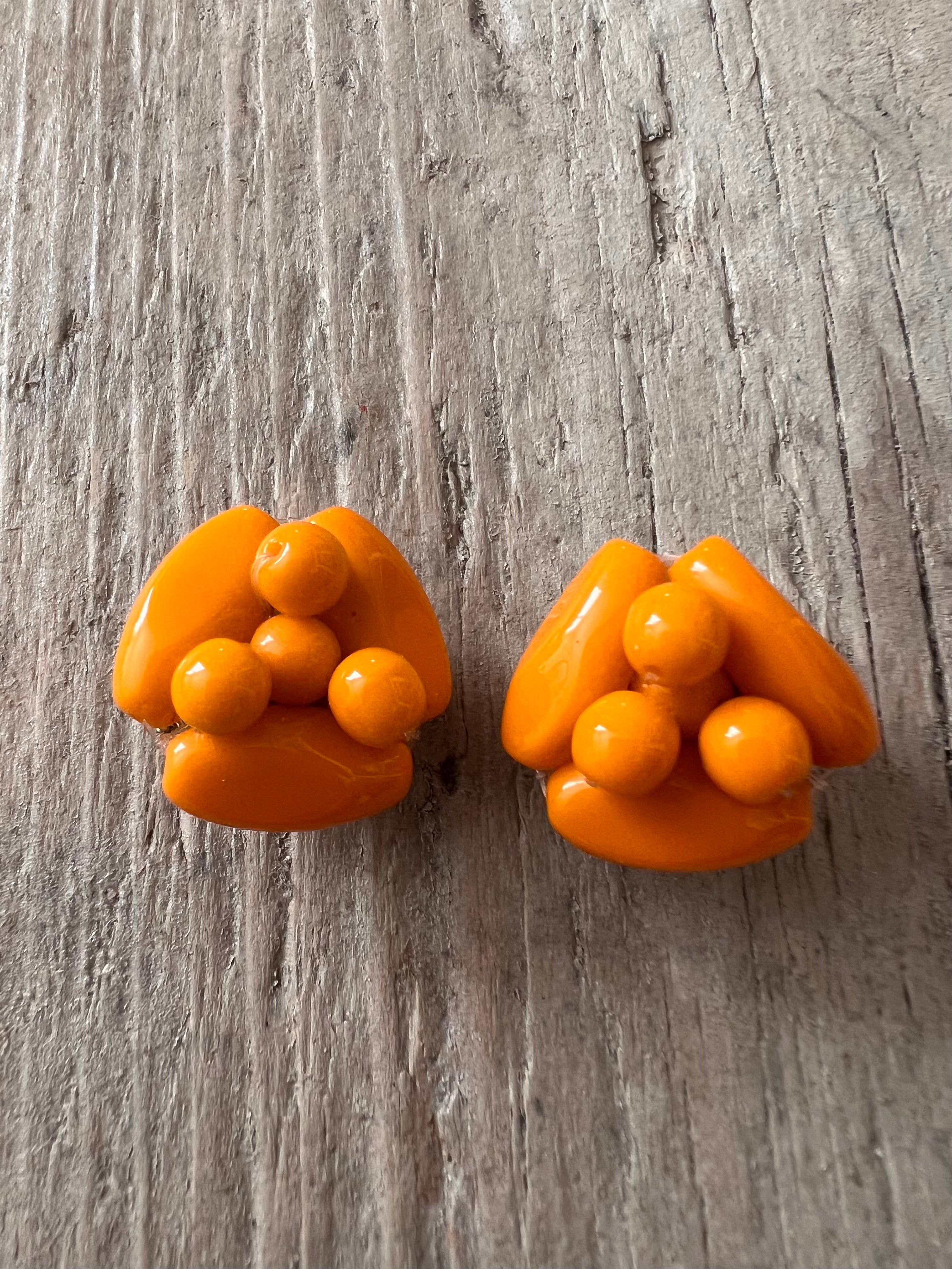 Oranje retro oorclips