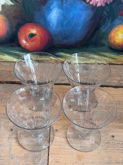 antieke kristallen glazen, Verrerie Doyen glazen, Art Deco glazen, vintage kristallen glaswerk, antieke wijn glazen, cocktailglazen kristal, likeurglazen Art Deco, antiek glaswerk kopen, klassieke kristallen glazen set, luxe vintage glazen