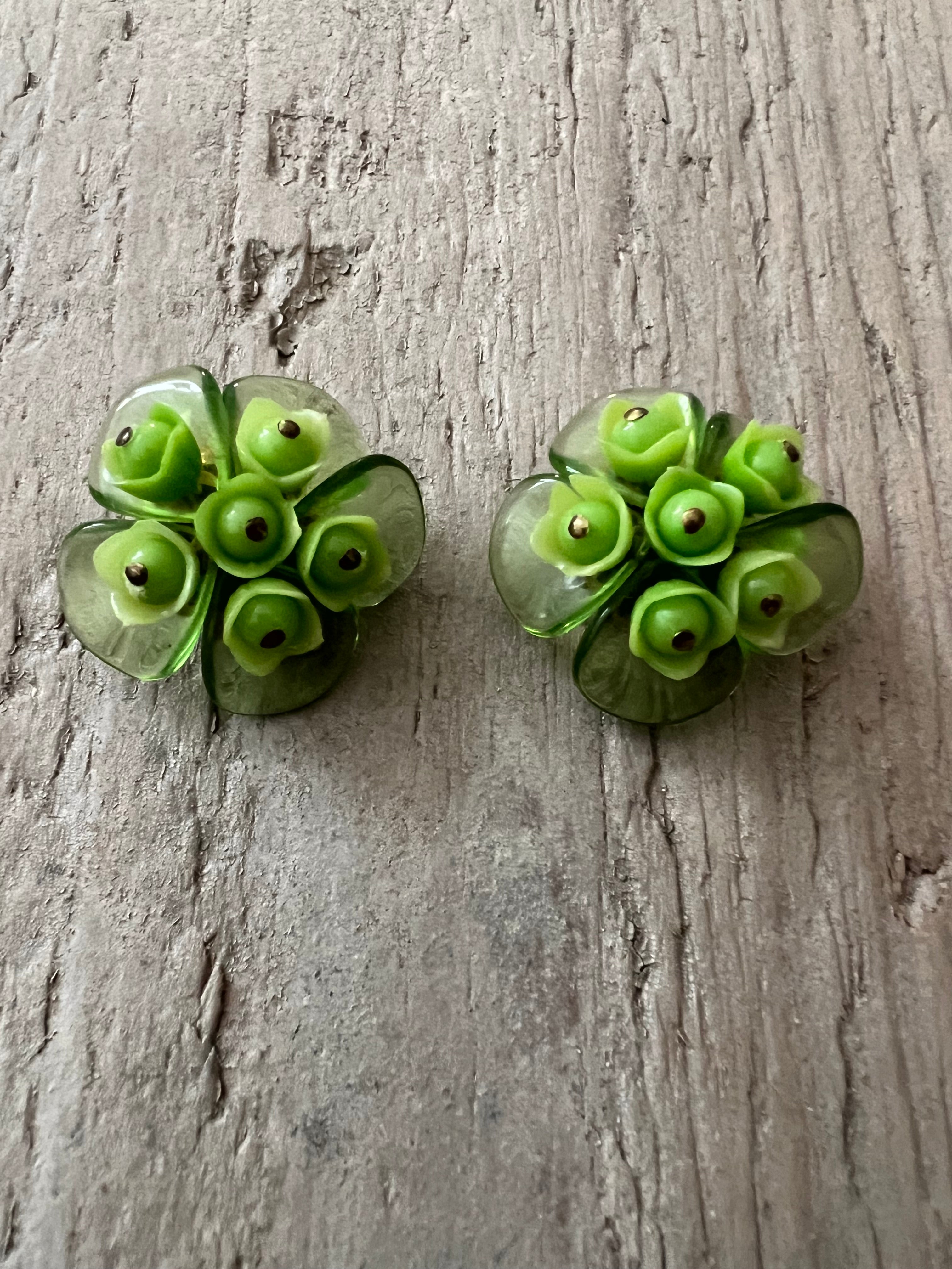 Green vintage ear clips flower