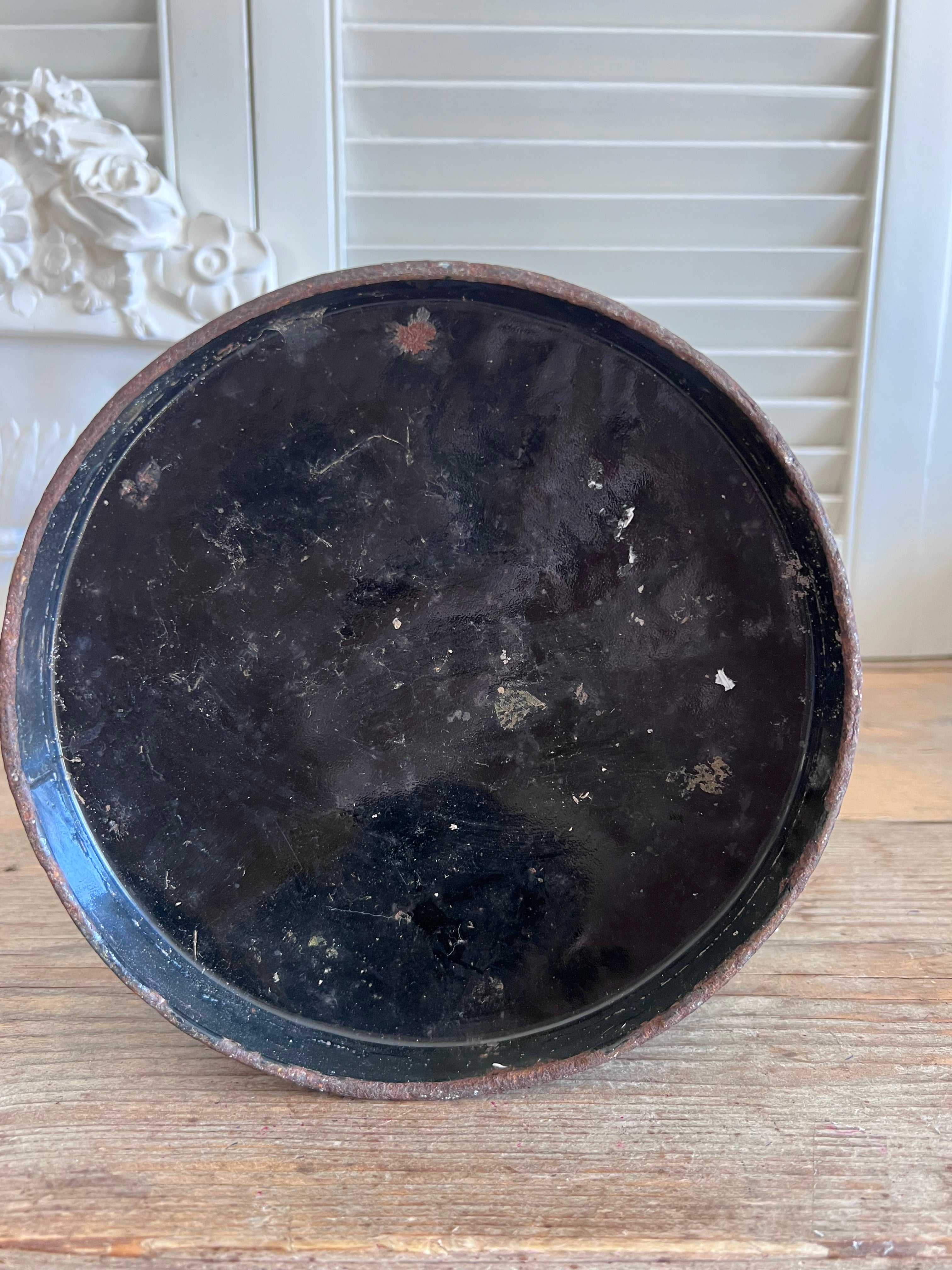 zwart emaille kan, emaille kan Frankrijk, vintage emaille kan, Franse brocante kan, antieke emaille waterkan, emaille vaas zwart, brocante keukenaccessoire, Frans emaille servies, retro emaille kan