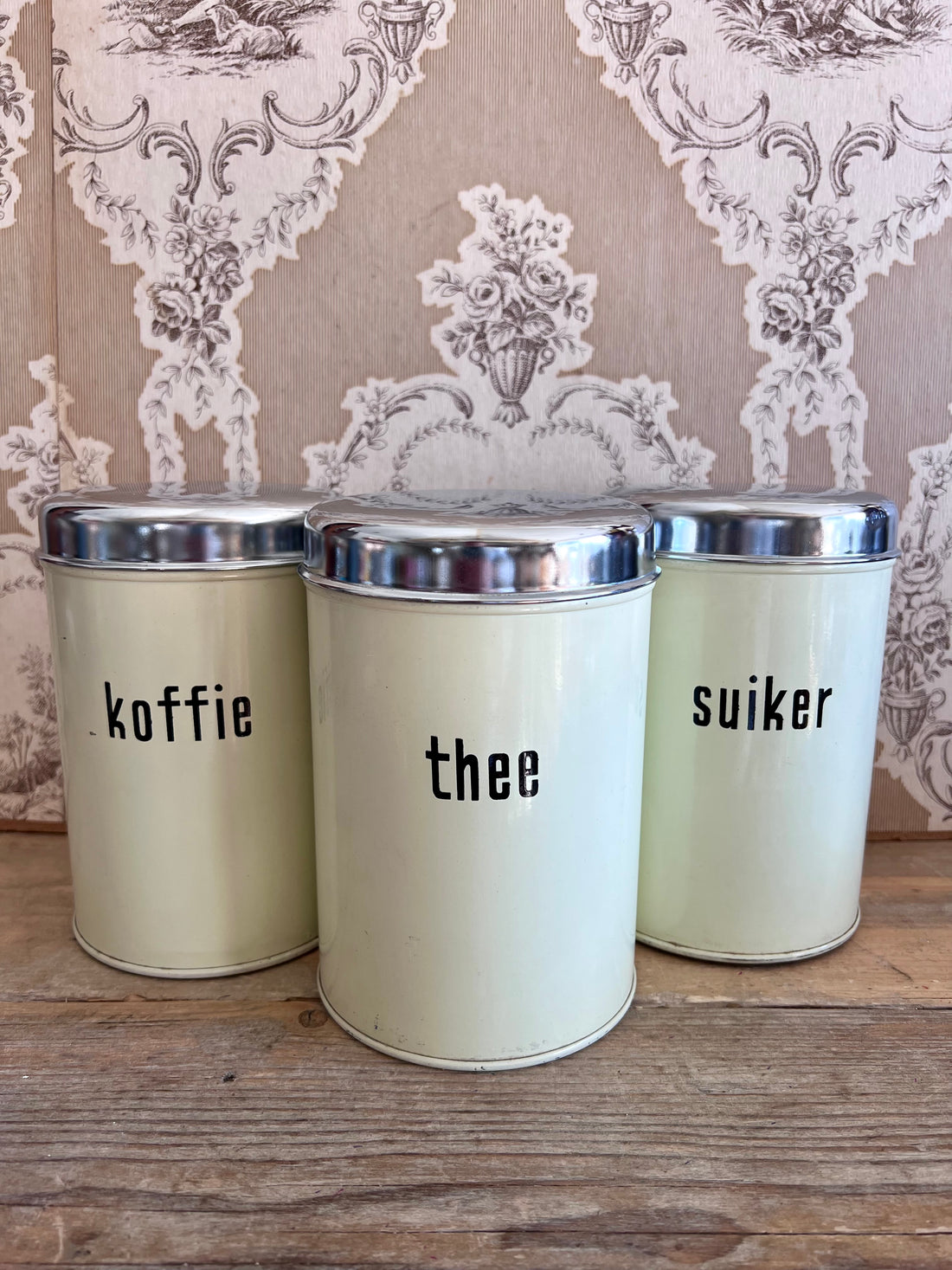 Brabantia voorraadbussen set, beige voorraadbussen, voorraadbussen koffie thee suiker, luchtdichte voorraadbussen, voorraadbussen Brabantia, voorraadbussen koffie, voorraadbussen thee, voorraadbussen suiker, keuken voorraadbussen.