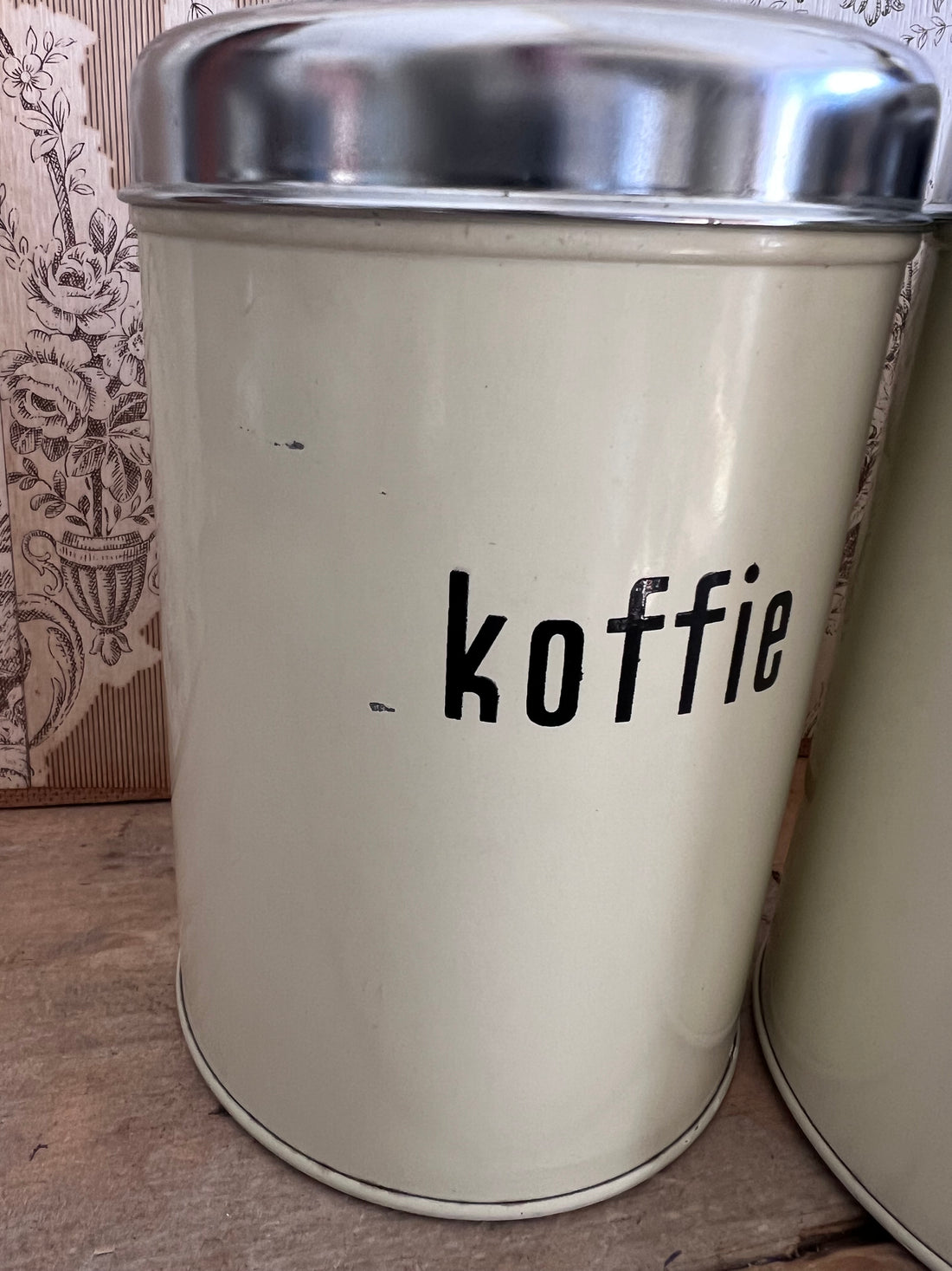 Brabantia voorraadbussen set, beige voorraadbussen, voorraadbussen koffie thee suiker, luchtdichte voorraadbussen, voorraadbussen Brabantia, voorraadbussen koffie, voorraadbussen thee, voorraadbussen suiker, keuken voorraadbussen.