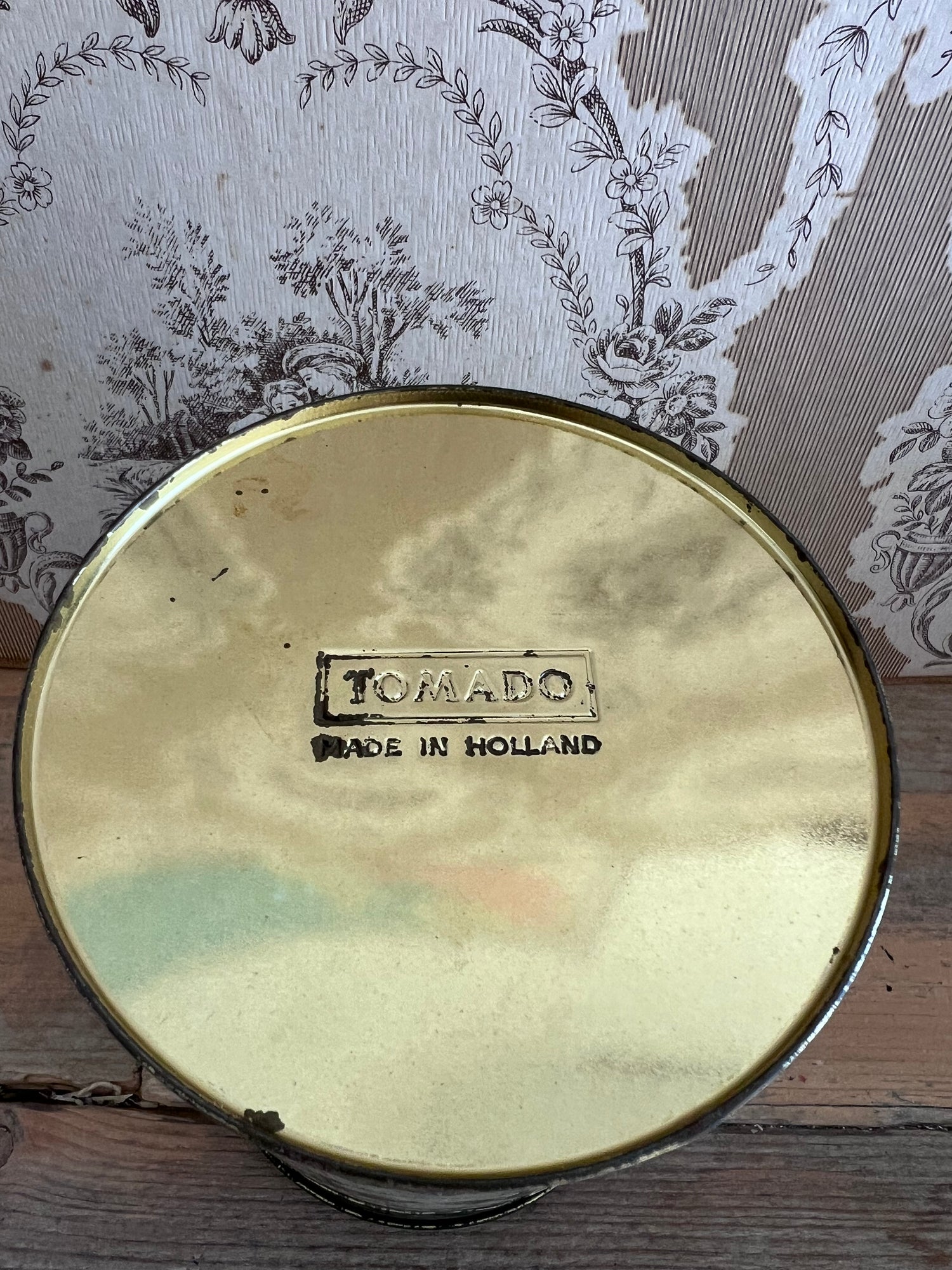 Tomado voorraadbus, vintage voorraadbus, voorraadbus zwart beige, Tomado voorraadbus met kinderen, retro voorraadbus, voorraadbus keuken, lucht- en vochtdichte voorraadbus, decoratieve voorraadbus.