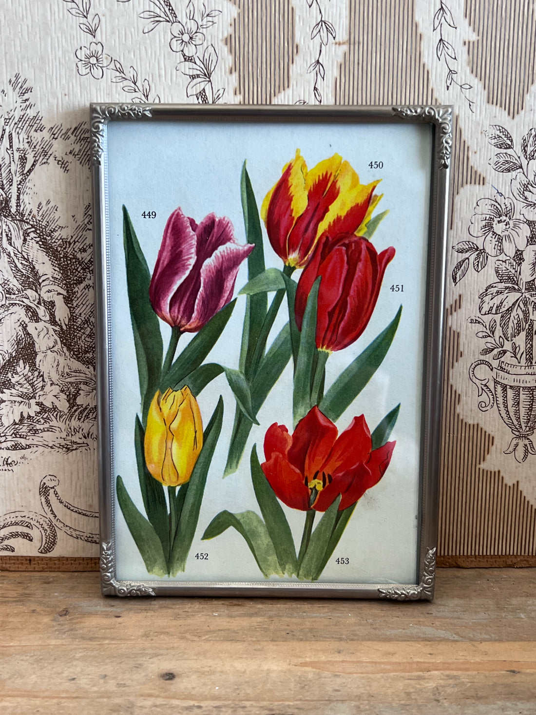 - vintage fotolijstje
- vintage fotolijstje met tulpen
- fotolijstje tulpenmotief
- retro fotolijstje
- fotolijstje bloemen
- vintage interieuraccessoires
- fotolijstje vintage stijl