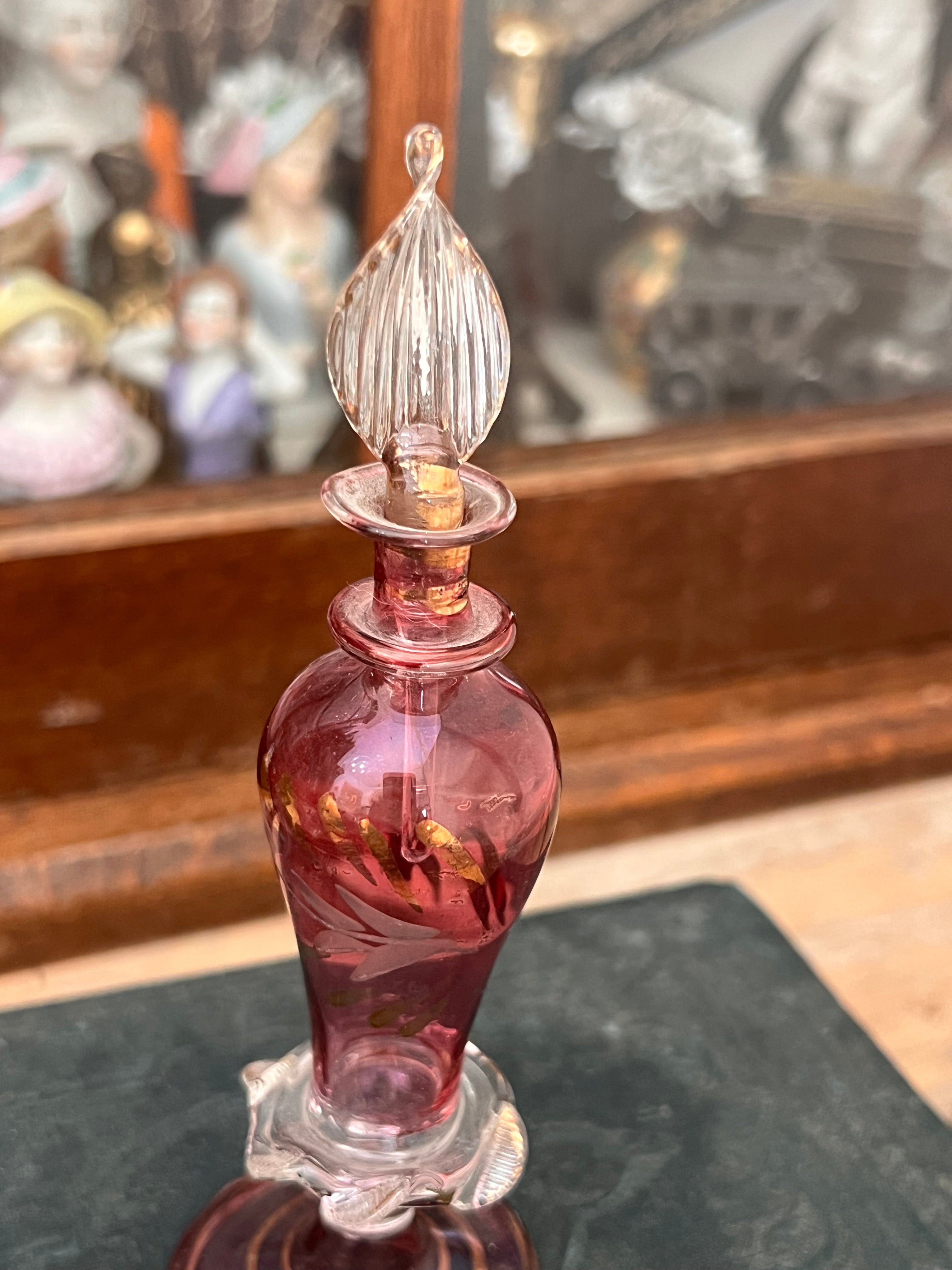 Roze parfumflesje uit Egypte