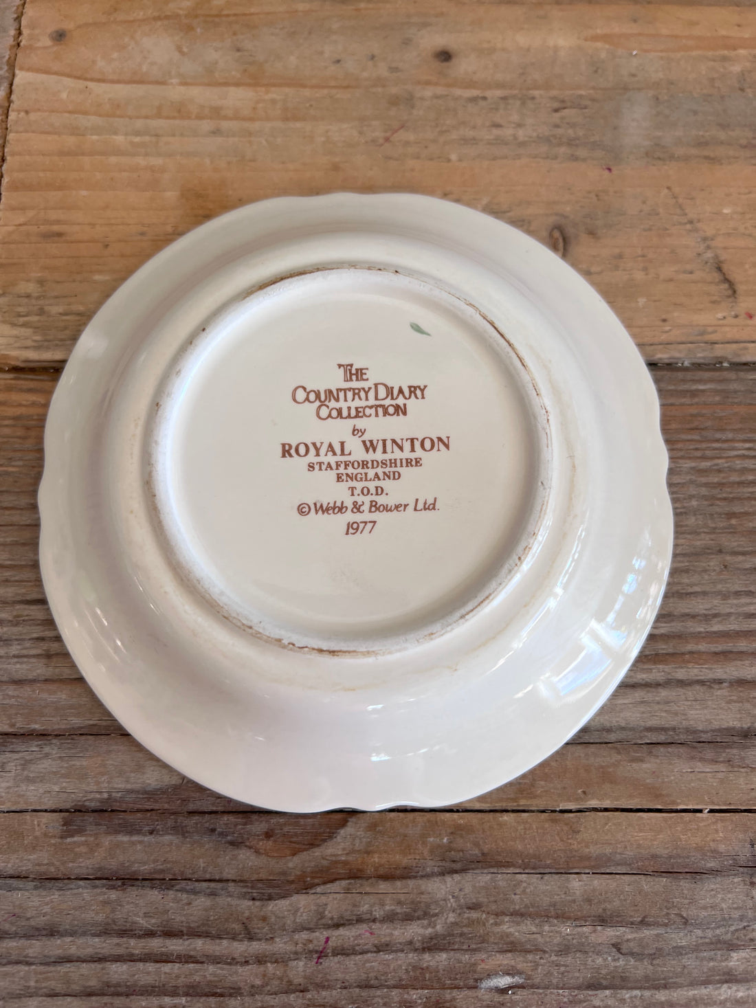 Royal Winton schaalt, Diary Country collectie, Edith Holden servies, vintage servies Royal Winton, Engelse porselein schaalt, Royal Winton porselein, landelijke stijl servies, decoratieve schaalt, Royal Winton collectie kopen.