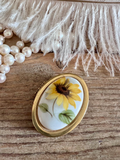vintage pillendoosje, porseleinen pillendoosje, pillendoosje zonnebloem, ovale pillendoos, antiek pillendoosje, retro pillendoos, klein opbergdoosje vintage, vintage accessoire, collectors item pillendoos
