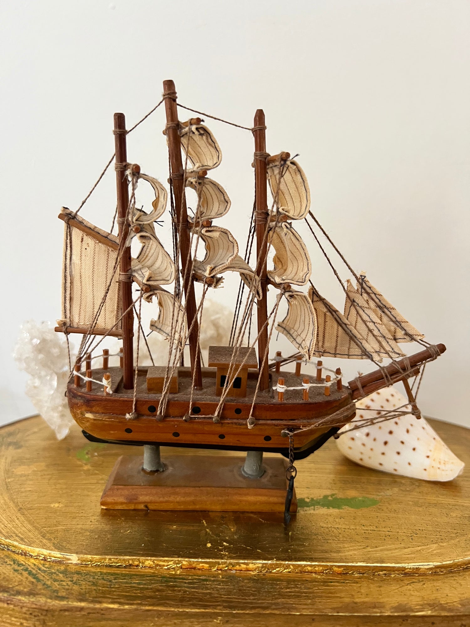 Miniatuur driemaster van hout 
