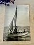 Vintage ansichtkaart zeilboot Fouras