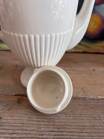 Wedgwood Edme koffiepot, Wedgwood vintage koffiepot, groene stempel Wedgwood, antieke koffiepot Wedgwood, Wedgwood servies, vintage porselein, klassieke koffiepot, Wedgwood Edme porselein, verzamelobject Wedgwood, originele Wedgwood koffiepot, groen stempel