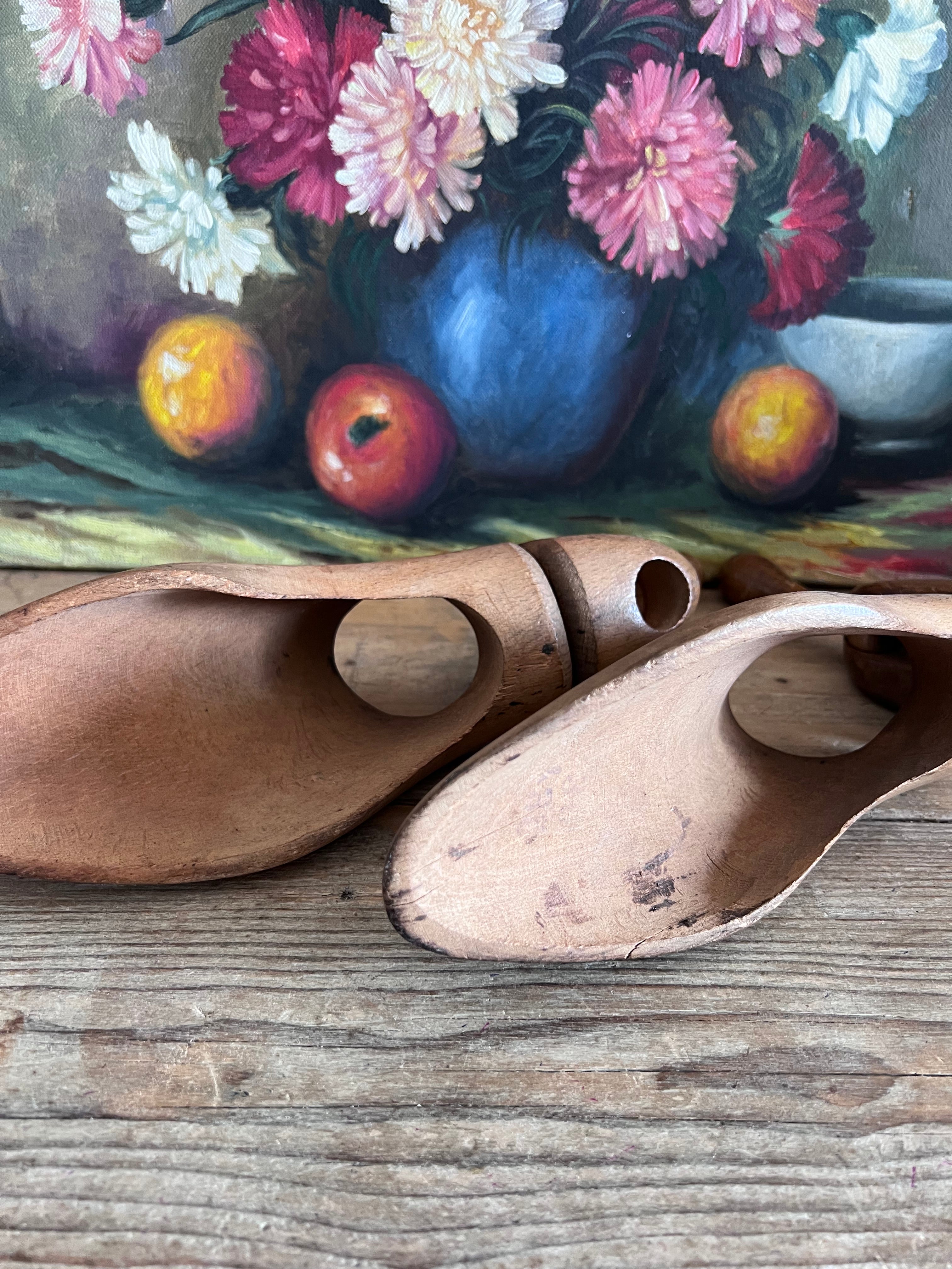 vintage houten schoenspanners, houten schoenspanners vintage, schoenspanners van hout, houten schoenonderhoud, schoenvorm behoud, houten schoenspanners duurzaam, schoenspanners voor leren schoenen, antieke schoenspanners, schoenaccessoires hout, vintage schoenverzorging