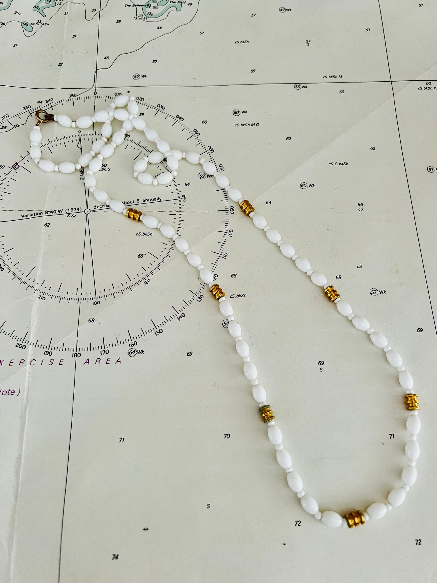 Witte vintage ketting van glaskralen