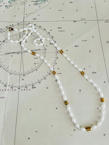 Witte vintage ketting van glaskralen