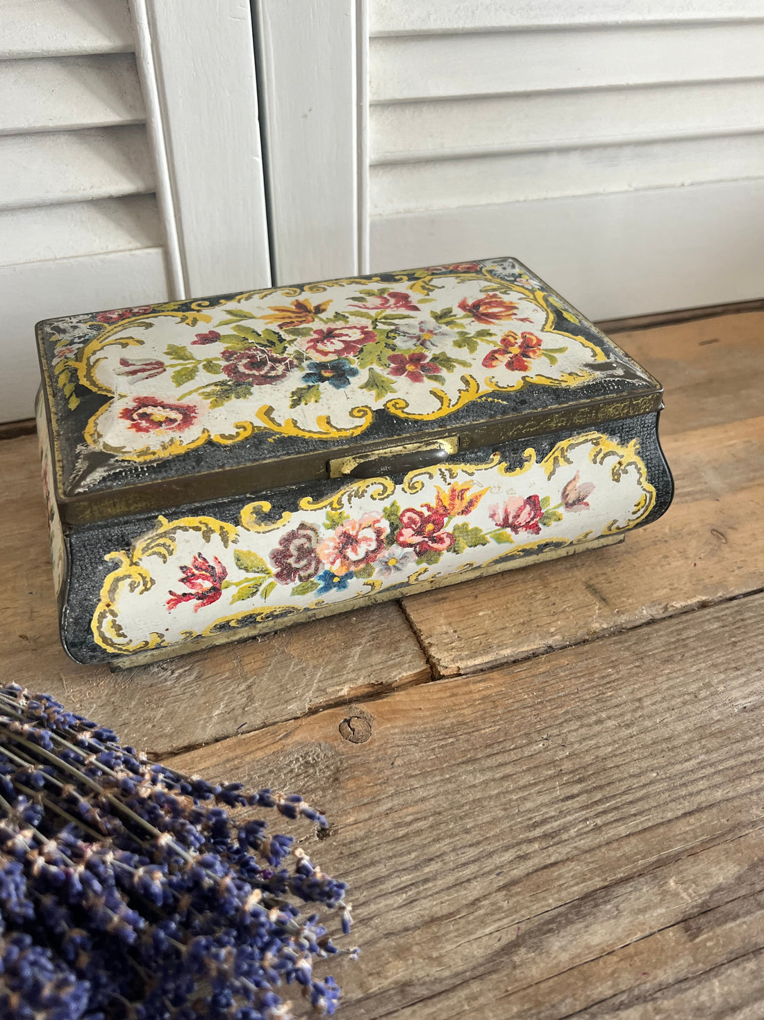 Oud-Hollands blikje met bloemen