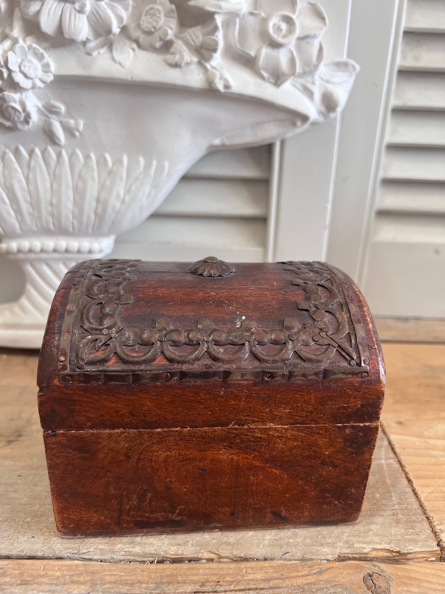 Houten schatkistje met messing beslag