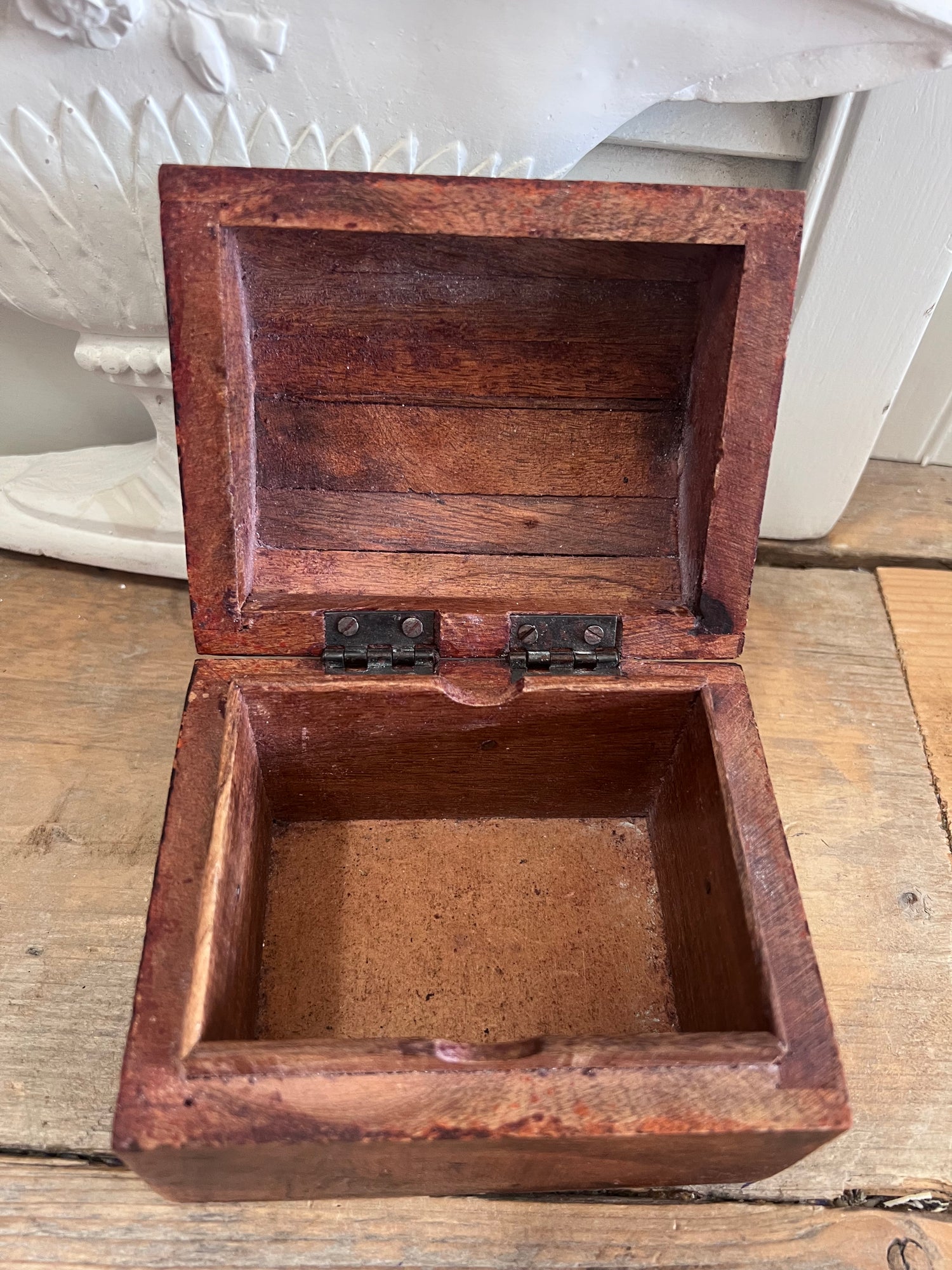 Houten schatkistje met messing beslag