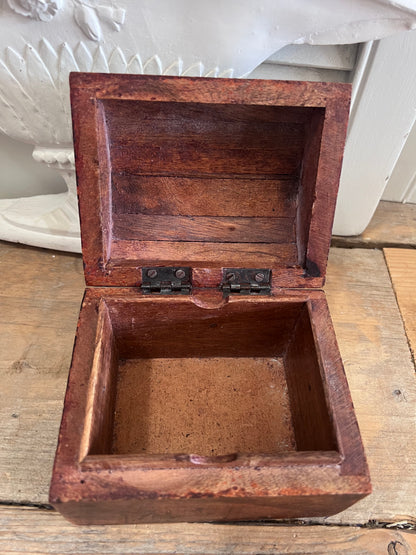 Houten schatkistje met messing beslag