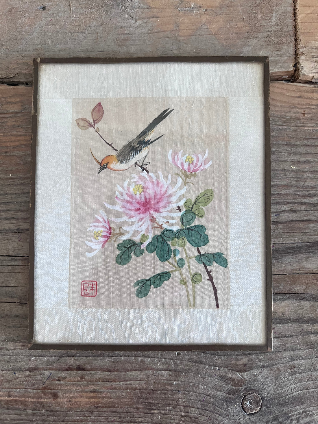 Chinees schilderijtje zijde, handgeschilderd schilderij zijde, vintage zijden schilderijtje, vogel schilderij op zijde, authentiek Chinees kunstwerk, handgemaakte zijden decoratie, zachte tinten schilderijtje, uniek zijden kunstwerk.
